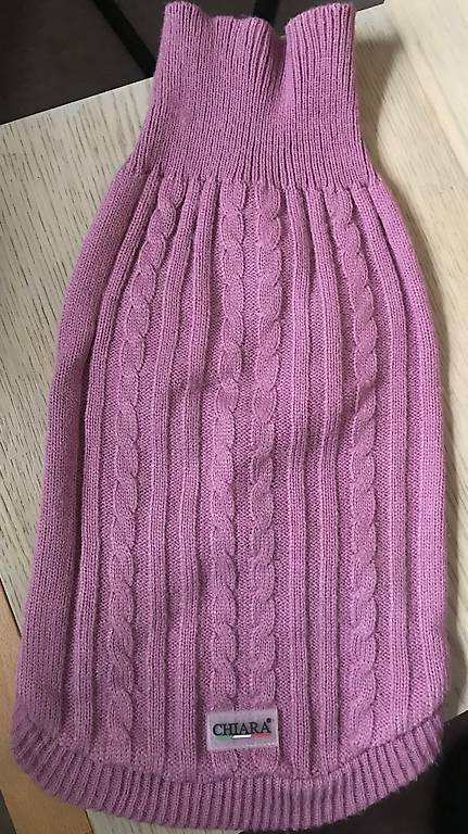 Schönes warmes, gestricktes Hundemäntel für Zwerghunde Schönes warmes, gestricktes Hundemäntel für Zwerghunde